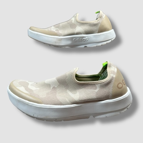 Oofos OOmg eeZee Low Women’s Size 10 Slip On Comfort Sneaker Tan Camouflage - Picture 1 of 10